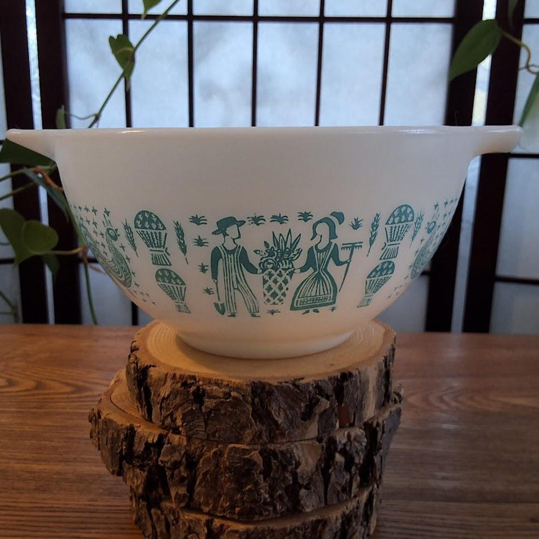 Butternut Pyrex Vintage Made in U.S.A. Pyrex Butterprint 441 1-1/2 PT Turquoise on ...