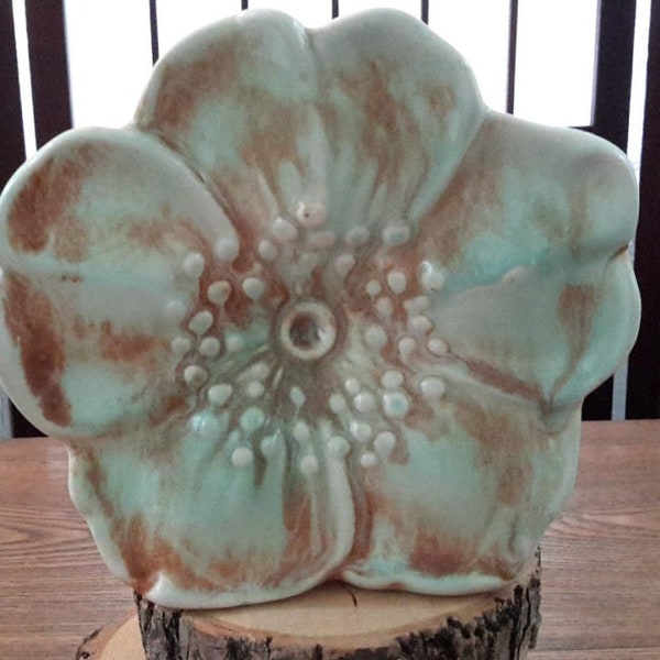 Vintage McCoy Pottery ''Flower – Rustic Line'' Green and Brown Wall Pocket Planter Vase