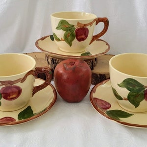 Vintage Gladding McBean U.S.A. Three (3) Sets of « Apple » Franciscan Pottery Cups and Saucers