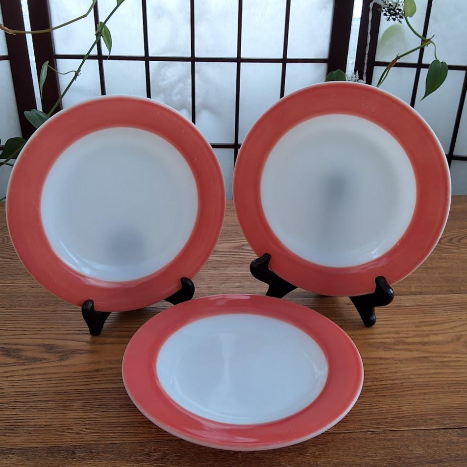 Vintage Pyrex Made in Canada ''flamingo Pink'' Glass Set of Three