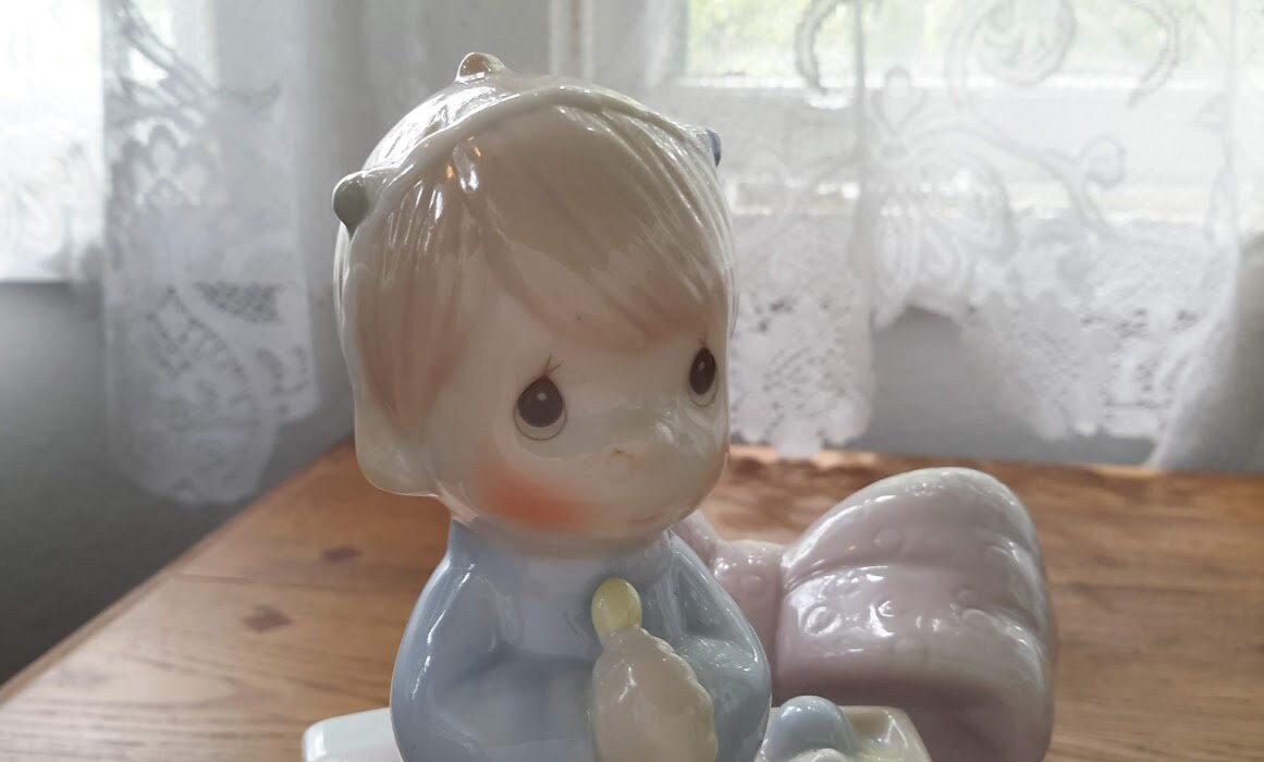 Vintage Made in China Precious Moments “boy Sitting on Christmas