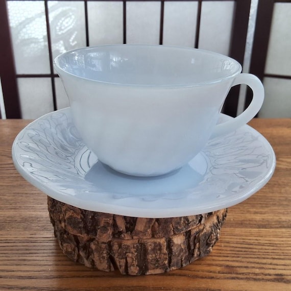 Vintage Made in U.S.A. Anchor Hocking Fire-king ''swirl'' Pattern