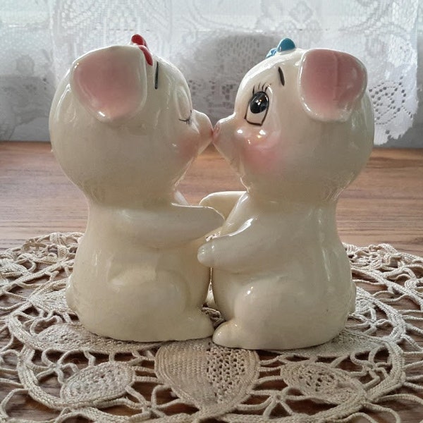 Vintage Made in Japan Ceramic Huggers Kissing Anthropomorphic Pigs Salt and Pepper Shakers