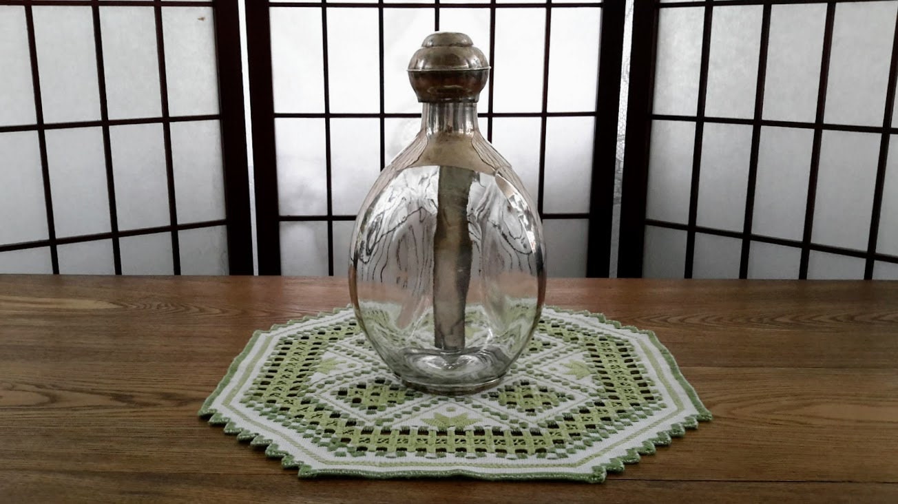 ブランデー Dimple  Decanter Dimple - Ceramic Decanter Whisky Auction | Whisky Hammer