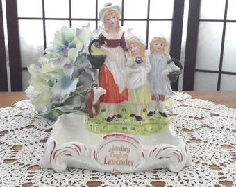 Vintage ''yardley English Lavender'' Advertising Soap Dish With