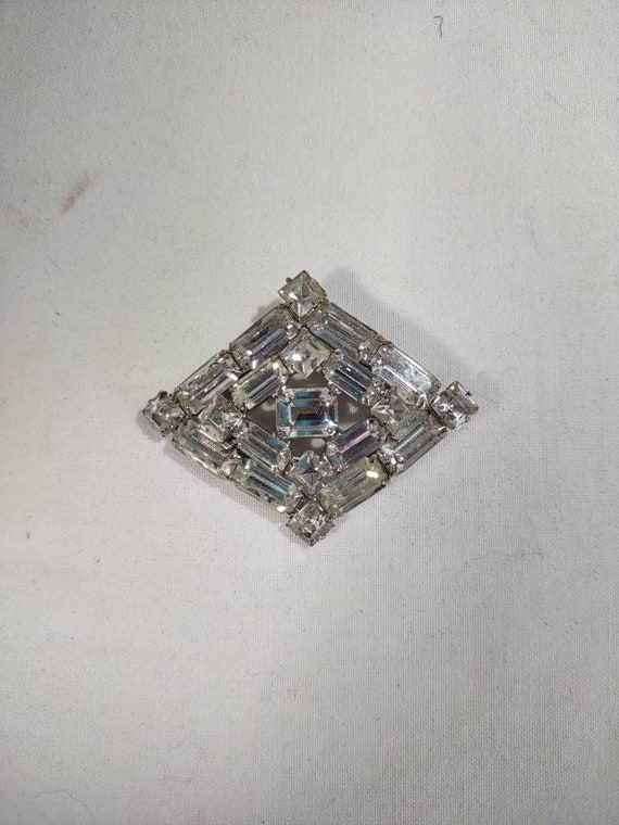 Large Diamond Shaped Weiss Rhinestone Brooch 1950s