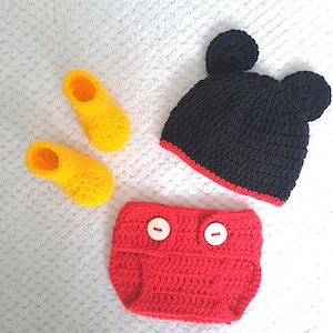 Crochet PATTERN -Photo prop pattern - Mickey Minnie baby outfit - baby set - diaper cover hat booties - baby shoes bonnet