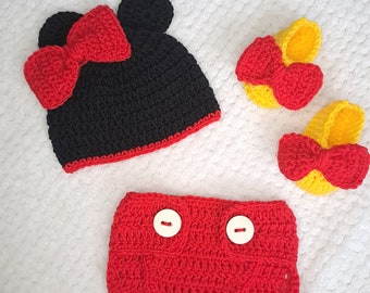 Crochet PATTERN -Photo prop pattern - Mickey Minnie baby outfit - baby set - diaper cover hat booties - baby shoes bonnet