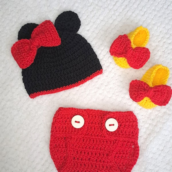 Crochet PATTERN -Photo prop pattern - Mickey Minnie baby outfit - baby set - diaper cover hat booties - baby shoes bonnet