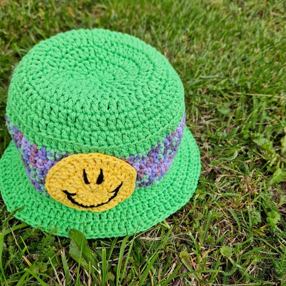Crochet Hat with Green Smiley CROCHET HAT PATTERN | Smiley Print Hat - Etsy main image 2