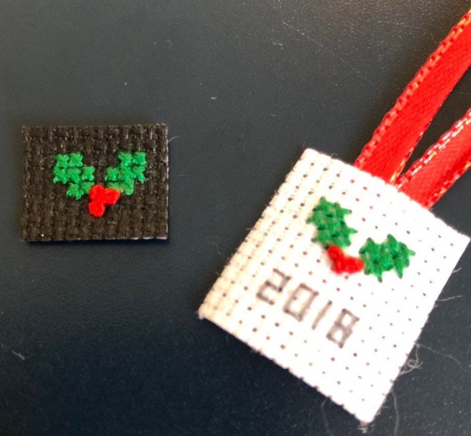 Miniature Christmas Holly Cross Stitch Gift Tag Pdf Pattern - Etsy miniature-christmas-holly-cross-stitch-gift-tag-pdf-pattern-etsy