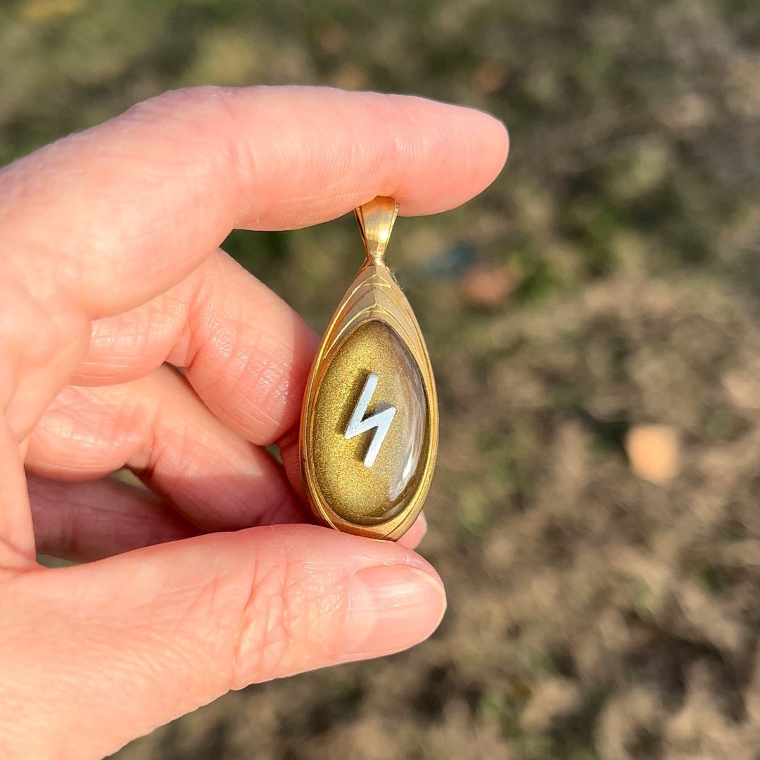 Sowulo Rune Pendant. Sowilo Rune Amulet. Sowelu status, Growth, Luck - Etsy