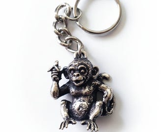 Llavero de mono de bronce blanco hecho a mano, acabado antiguo