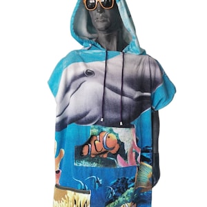 Poncho de surf Dolphin - Toalhas retrô upcycling - Roupão de troca de roupa de mergulho com capuz - Poncho de toalha de golfinho - Capa de surf - Ponchowel Tamanho XL