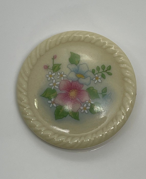 Vintage AVON Ceramic Floral Brooch Pin - image 1