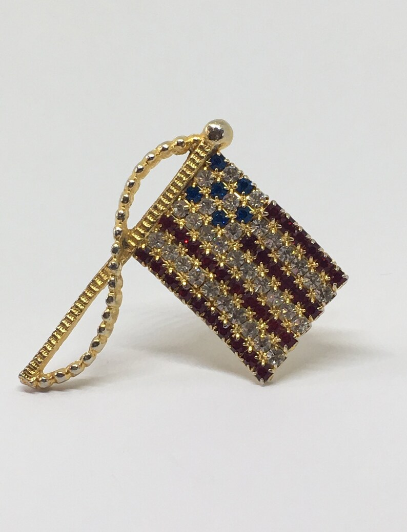 Vintage Gold Tone /& Rhinestones American Flag Brooch Signed Rafaelian