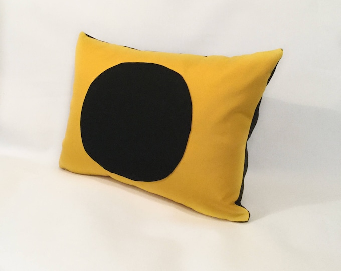 I - nautical flag alphabet pillow