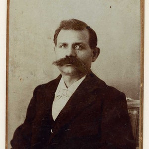 Vintage-Fotografie - Männer mit Schnurrbart - Cabinet Card - Paris Voltaire
