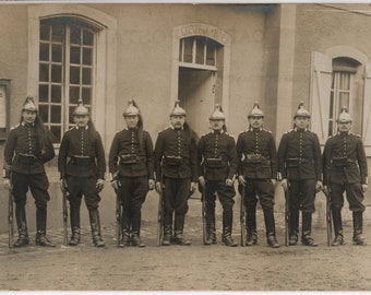 Photographie vintage snapshot Corps de Garde