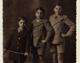 Photographie RPPC vintage - les 3 frères 1936