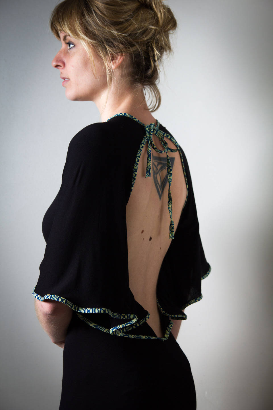 Women's backless dress black and wax 