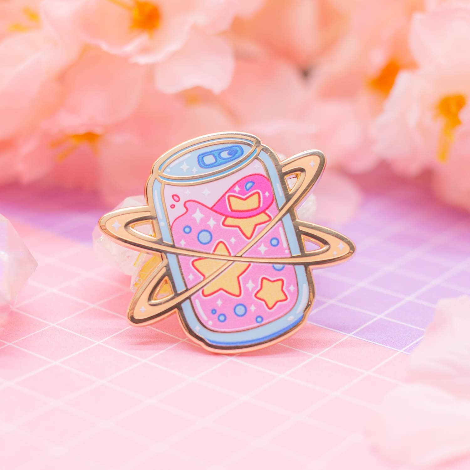 コズミックソーダのエナメルピン - かわいいピンクのラペルピン