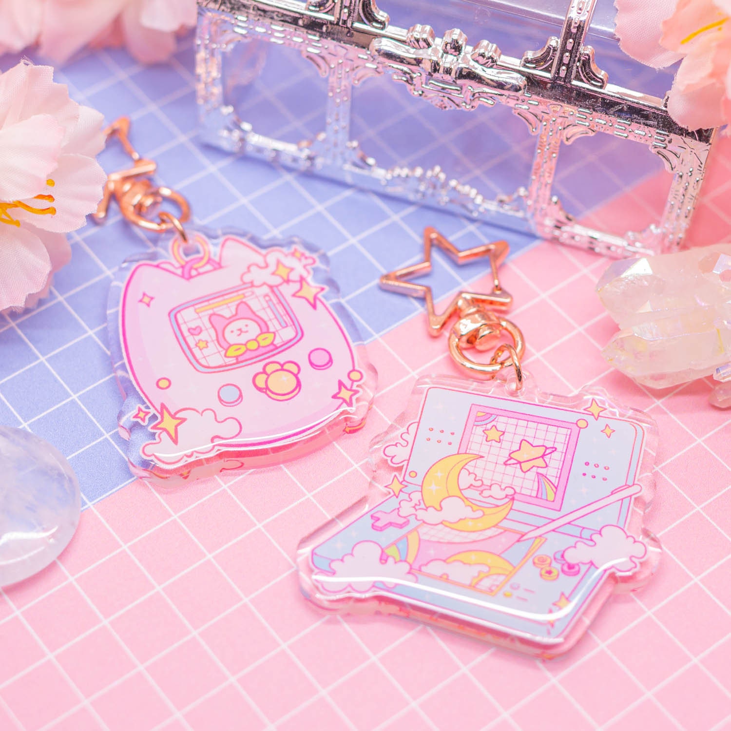 たまごっちアクリルキーホルダー：星の留め金が付いたかわいいレトロな