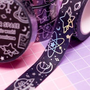 Taśma washi holograficzna Space and Cats - kosmiczna, słodka taśma dekoracyjna do bullet journali i planerów, kawaii papeterii, czarna taśma dekoracyjna