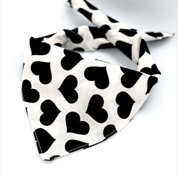 Valentines Day Dog bandana Black Hearts // Heart dog bandana // Dog bandana hearts // Valentine Day bandana //Personalized dog bandana