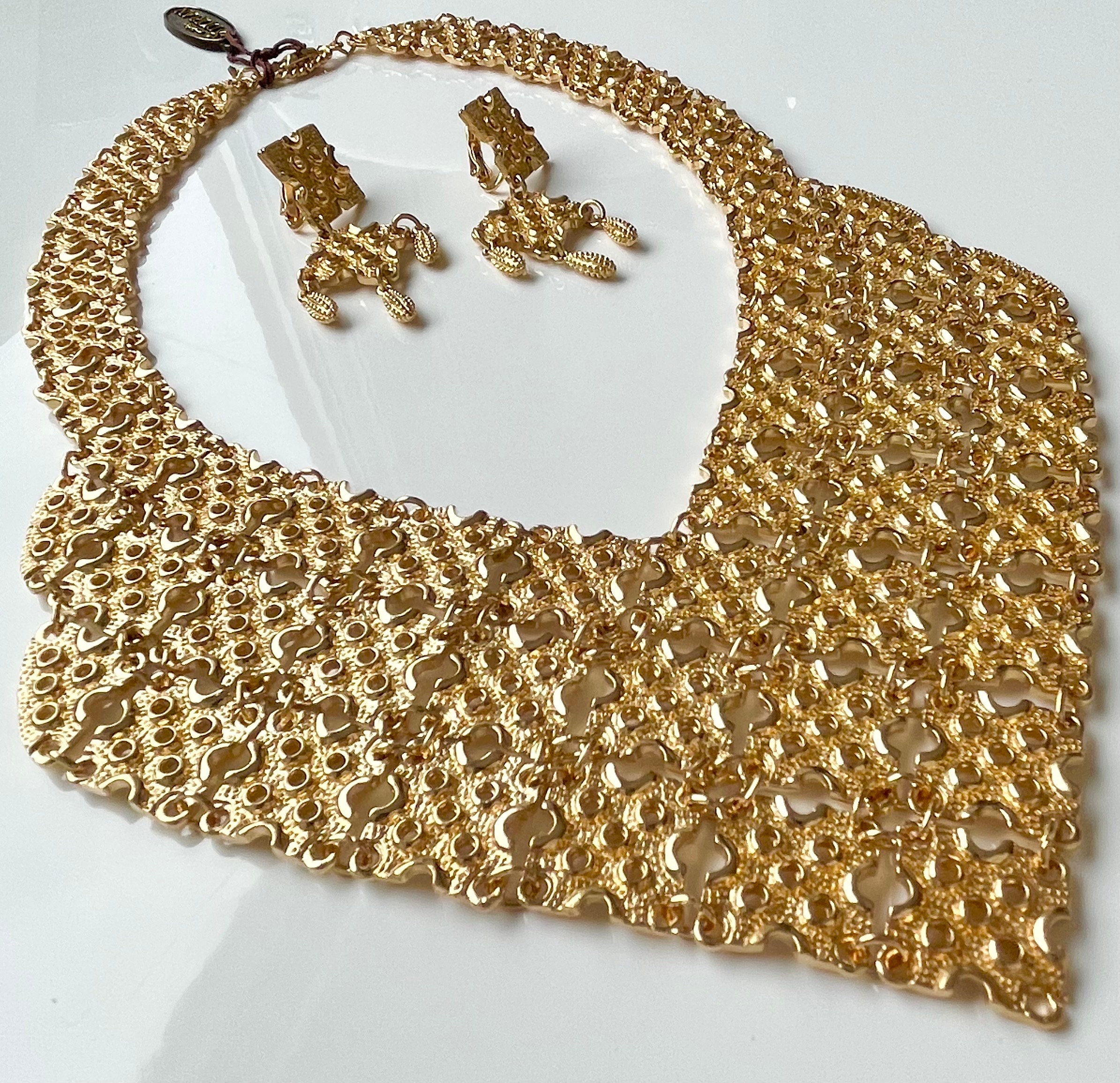 Gold bib hotsell necklaces