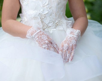 baby lace gloves