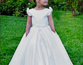 White Flower Girl Dress, Baptism First Communion Dress, Baby Birthday Ball Gown, Tulle Princess Wedding Dress with Bow, Pageant Gown – Vera