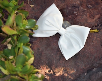 Dress Bow, Bow for girls dress, Double Bow for wedding gown on a pin back