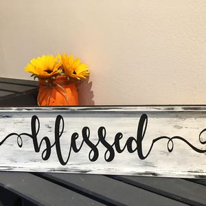 Placa de madeira abençoada. Placa de madeira rústica. Decoração em preto e branco. Decoração rústica para casa. Decoração rústica abençoada. Decoração rústica em preto e branco.