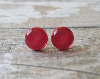 Pendientes rojos de botón, Pendientes minimalistas rojos de botón, Ideas de regalos rojos para mamá, Regalos de Navidad por menos de 10, Pendientes rojos para boda, Pendientes elegantes de botón