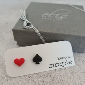 Pik Ohrringe Herz Ohrstecker, Spielkarte Ohrringe, Poker Schmuckgeschenk, Mismatched Ohrringe, Gag Geschenke für Kartenspieler, Poker Ohrringe