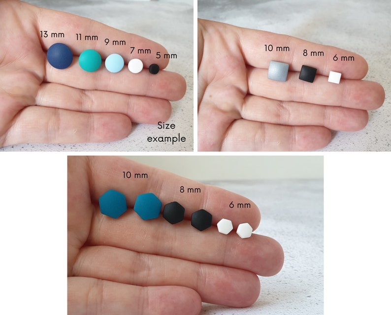 Pu&ograve; includere: Un grafico di confronto delle dimensioni per orecchini in pasta polimerica. Il grafico mostra orecchini di varie forme e dimensioni, tra cui forme rotonde, quadrate ed esagonali. Gli orecchini sono di colori come nero, bianco, verde acqua e grigio. Il grafico include le misure in millimetri.
