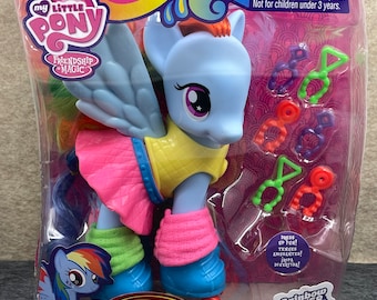 My Little Pony G4 Rainbow Dash NIB dans sa boîte d'origine Patins à roulettes tendance