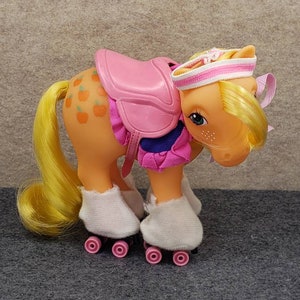 My Little Pony G1 Vintage pony clothes Great Skates #2
