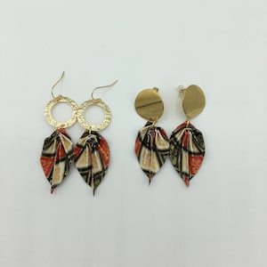 Orecchini con foglie fatte a mano con carta washi e cabochon oro. Origami
