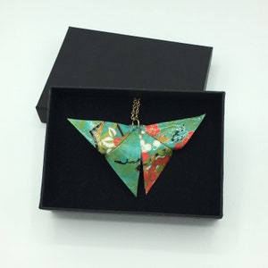 Girocollo con farfalla origami