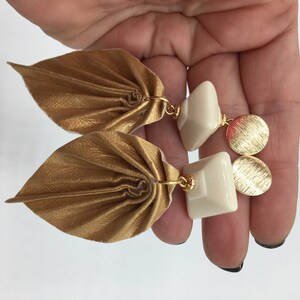 Orecchini con foglie origami