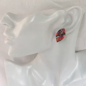 Orecchini con foglie origami fatte a mano con carta washi.