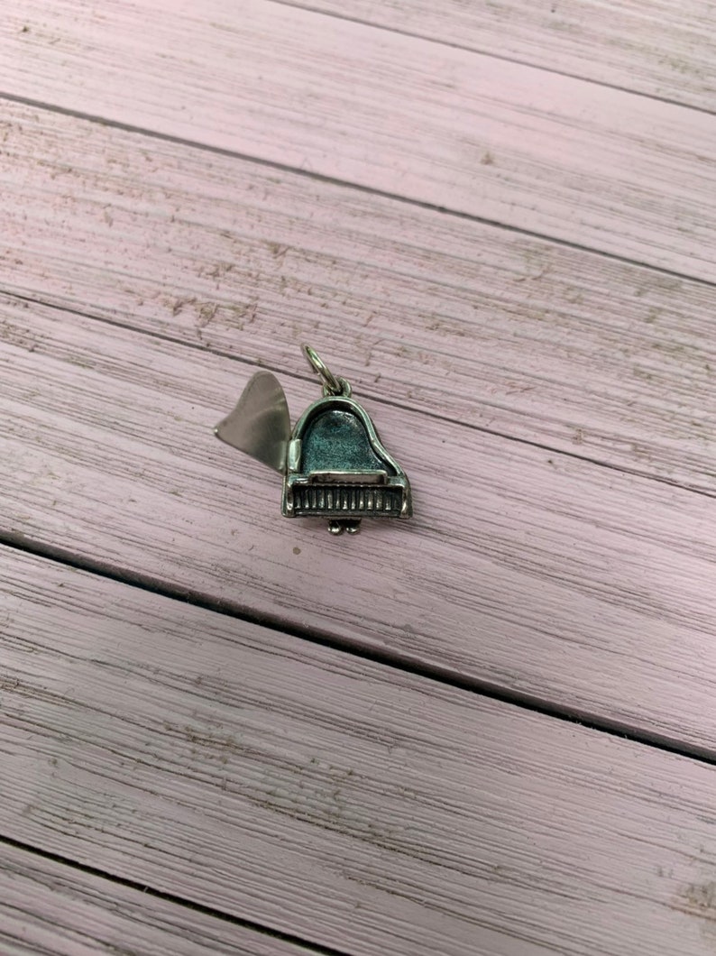 BEAU Sterling Silver 925 Grand Piano Keys Movable Opens Music Band Pendant Charm for Necklace or Charm Bracelet