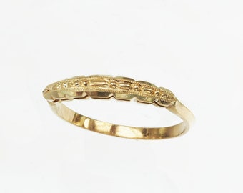 Vintage 1940's Yellow Gold Engraved Band