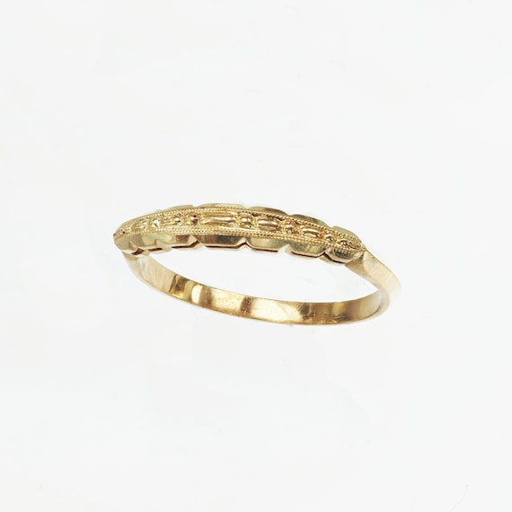 Vintage 1940's Yellow Gold Engraved Band - image 1