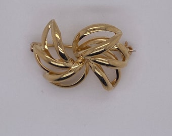 Vintage 14k yellow gold pin brooch