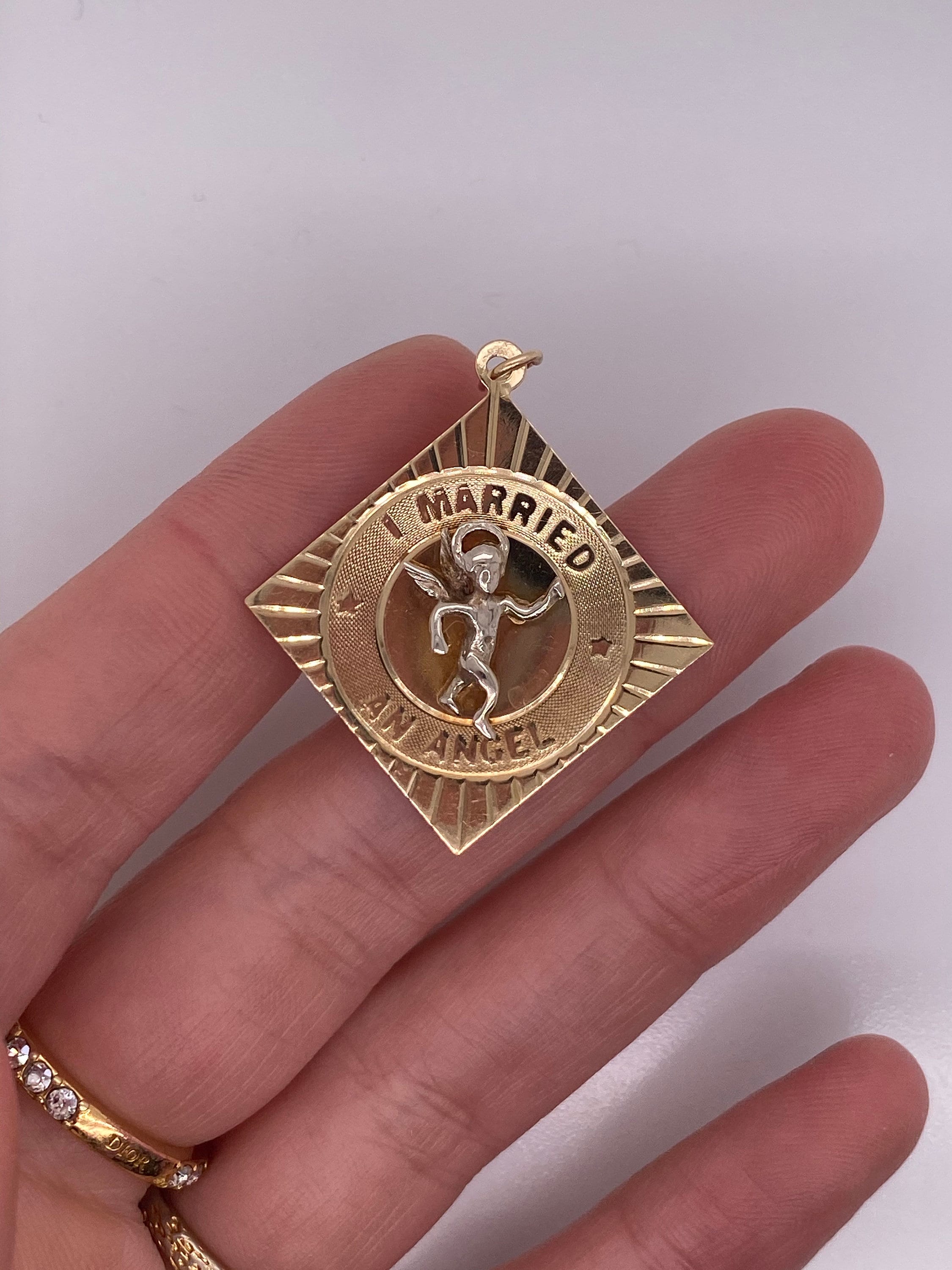 ヴィンテージ 14K イエローゴールド「天使と結婚しました」チャーム