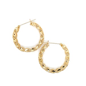 Vintage 14k yellow gold pair diamond shape textured hoop earrings