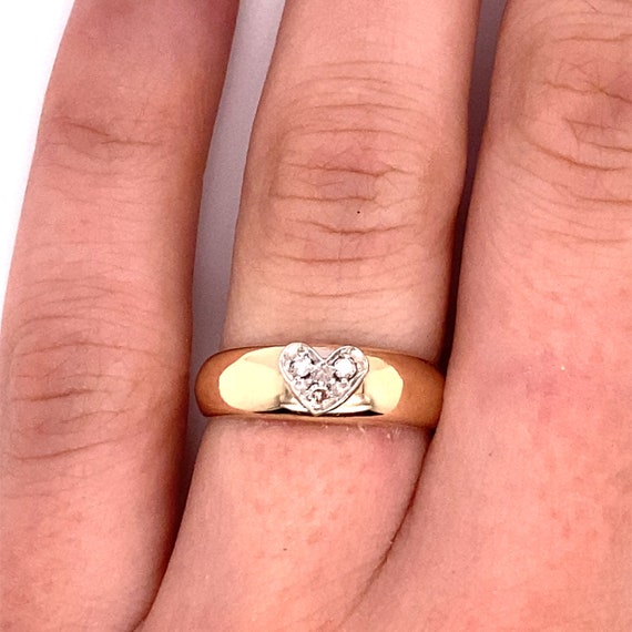 Vintage 1940's 14k two tone band with diamond hea… - image 2